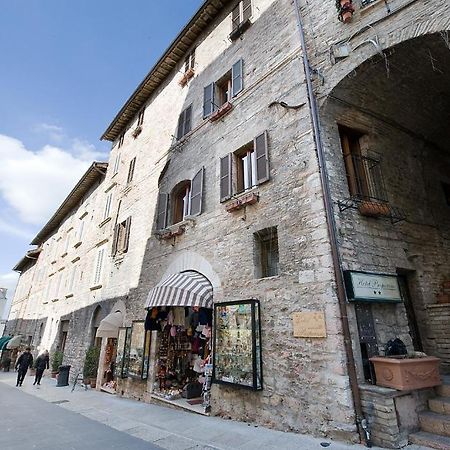 Hotel Properzio Asís Exterior foto